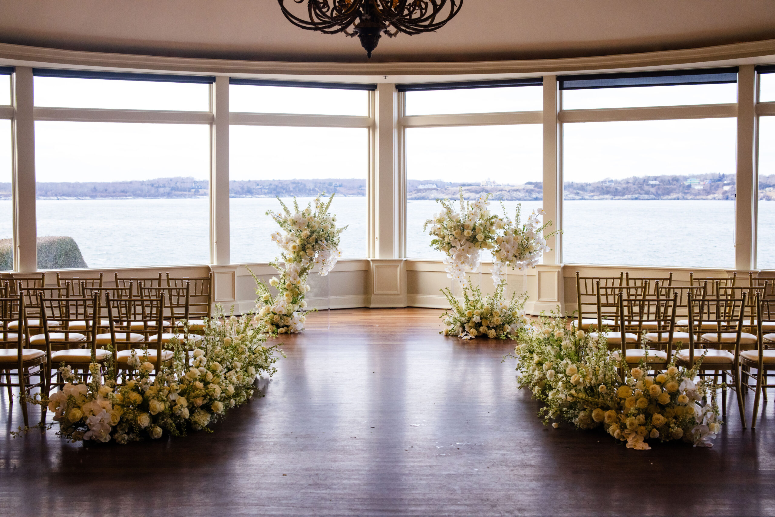 Classic and Romantic Flowers in Newport, RI 
