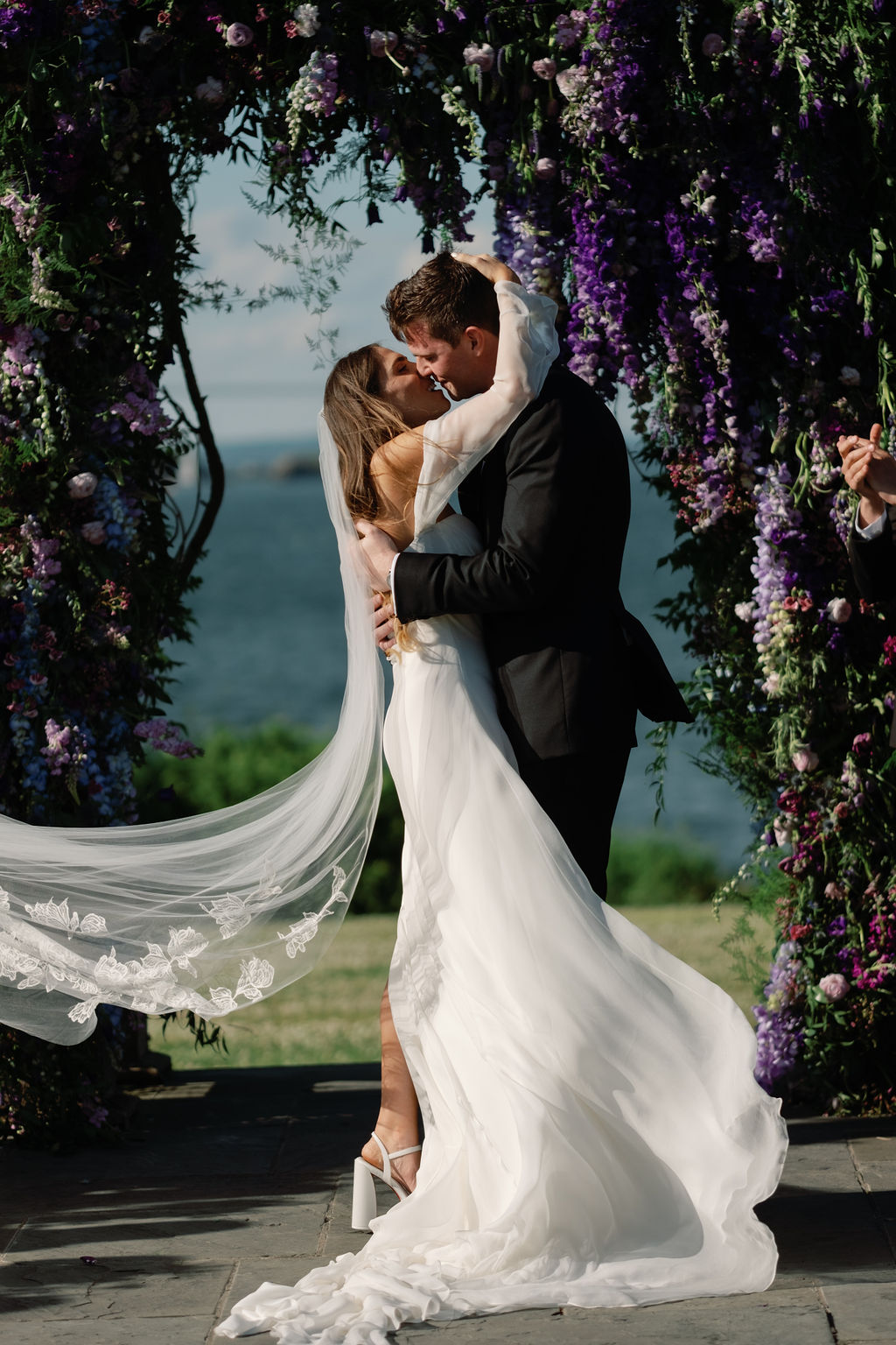 castle hill wedding arch 