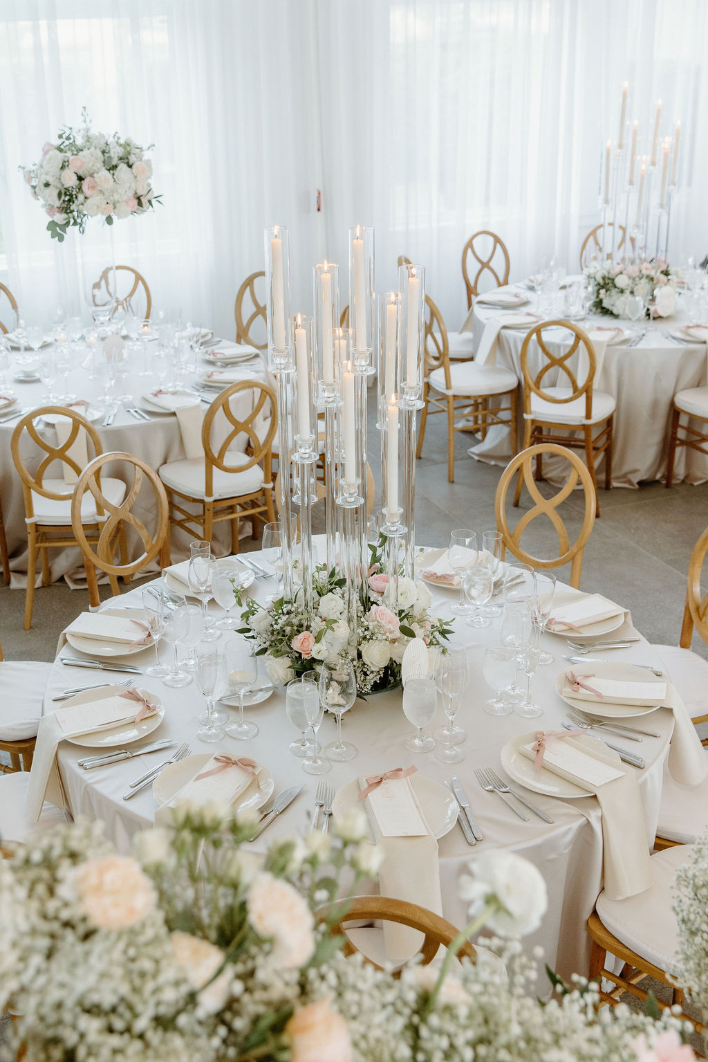Lush garden-style wedding floral arrangement by Plant Girl Floral